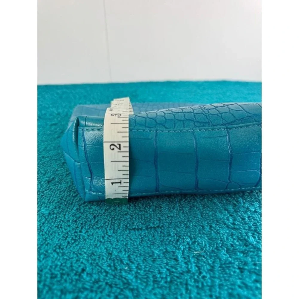 Elizabeth Arden Teal Croc Embossed Cosmetic Makeup Bag Pouch